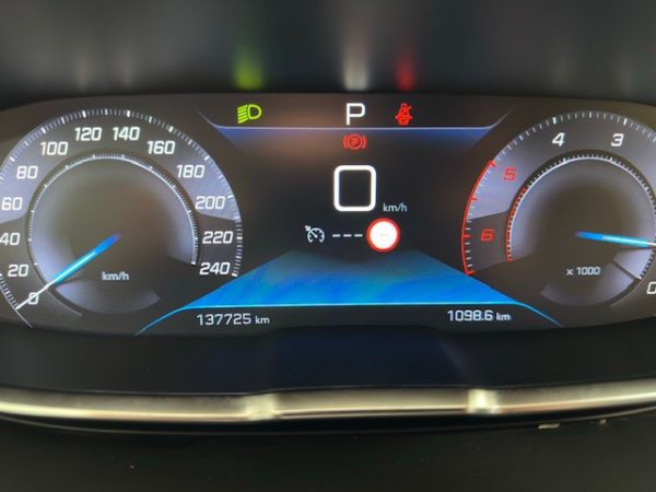PEUGEOT 3008 Style BlueHdi  130CV Automático 8-G - Imaxe 10