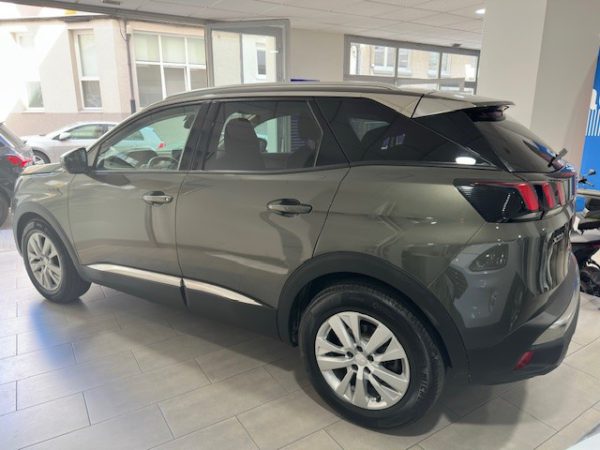 PEUGEOT 3008 Style BlueHdi  130CV Automático 8-G - Imaxe 4
