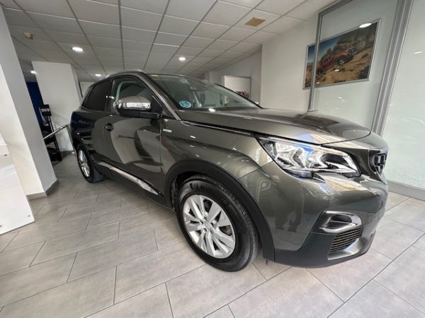 PEUGEOT 3008 Style BlueHdi  130CV Automático 8-G - Imaxe 2