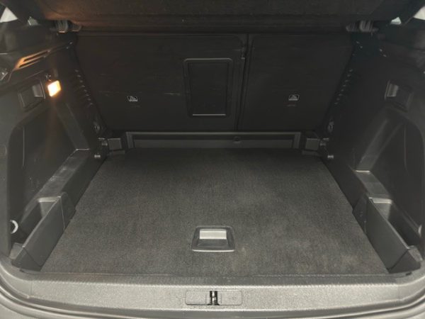 PEUGEOT 3008 Style BlueHdi  130CV Automático 8-G - Imaxe 27
