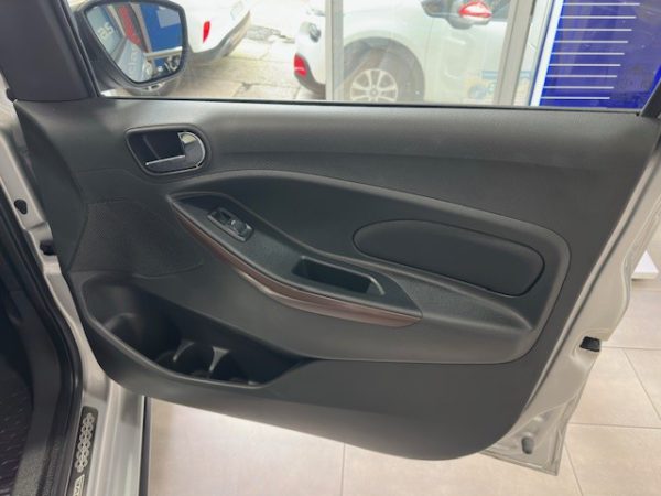 FORD KA+ Active 1.2 85 c. - Imagen 11