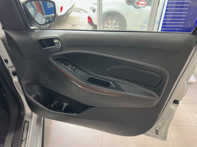 FORD KA+ Active 1.2 85 c. - Imagen 11