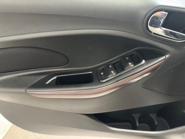 FORD KA+ Active 1.2 85 c. - Imagen 18