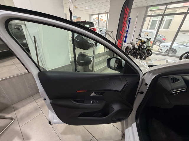 PEUGEOT 208 Active Blue HDI 100 CV. 5 p. - Imagen 10