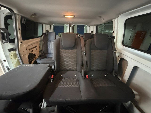 FORD Tourneo Custom Kombi 2.0 TDCI 170CV L1 Trend - Imagen 17